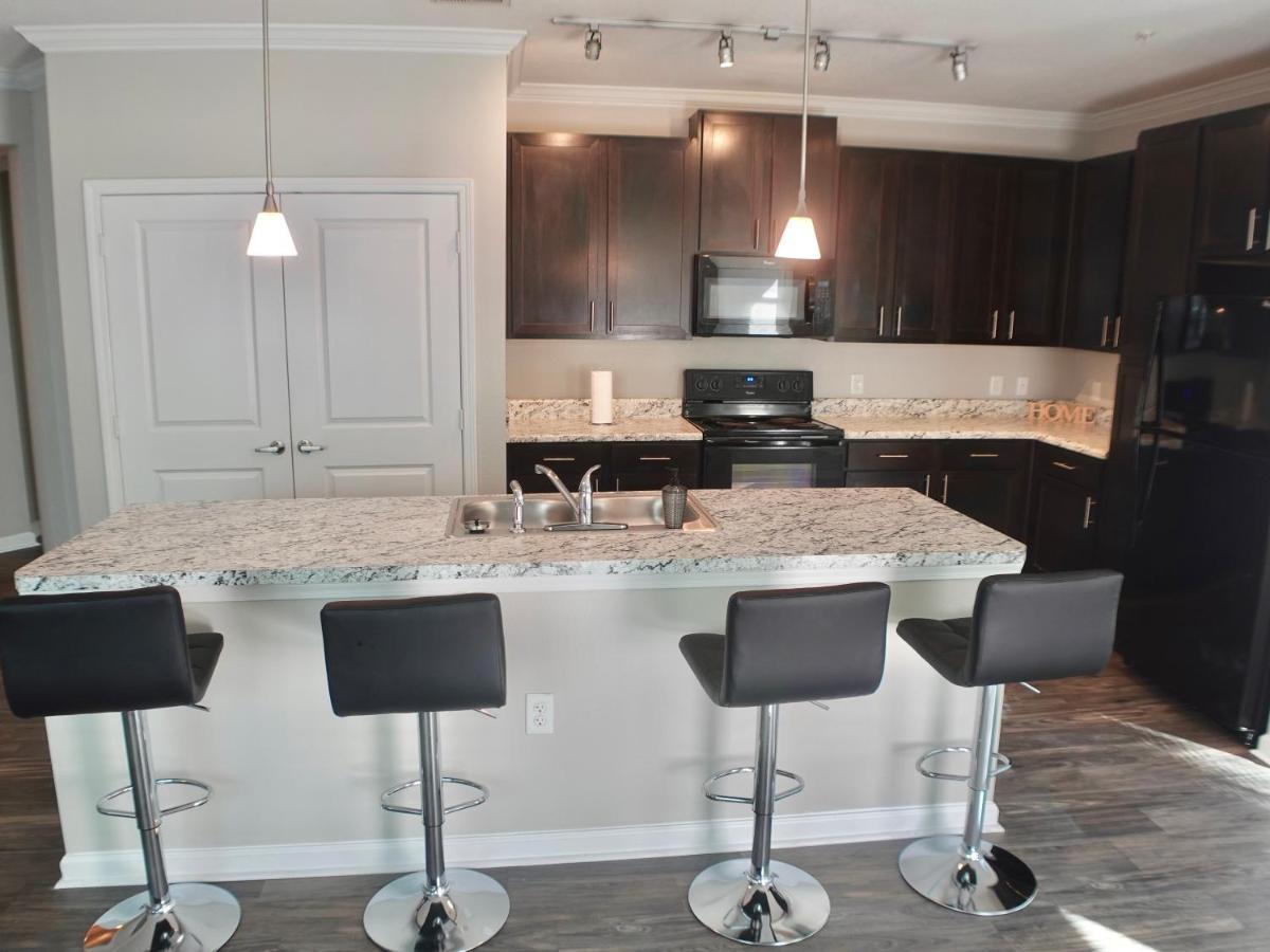 Charleston Apartments Bagian luar foto